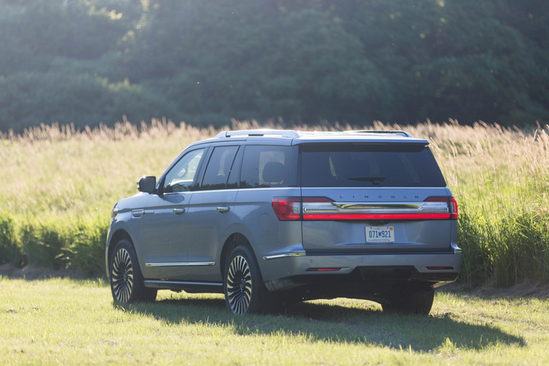 Illustration for article titled The 2019 Lincoln Navigator Is A Glorious Return To American Opulence